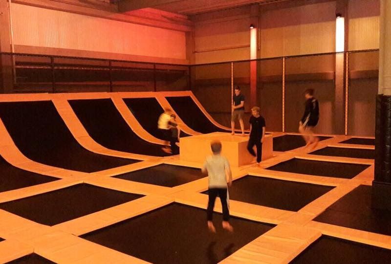 Trampolinhalle
